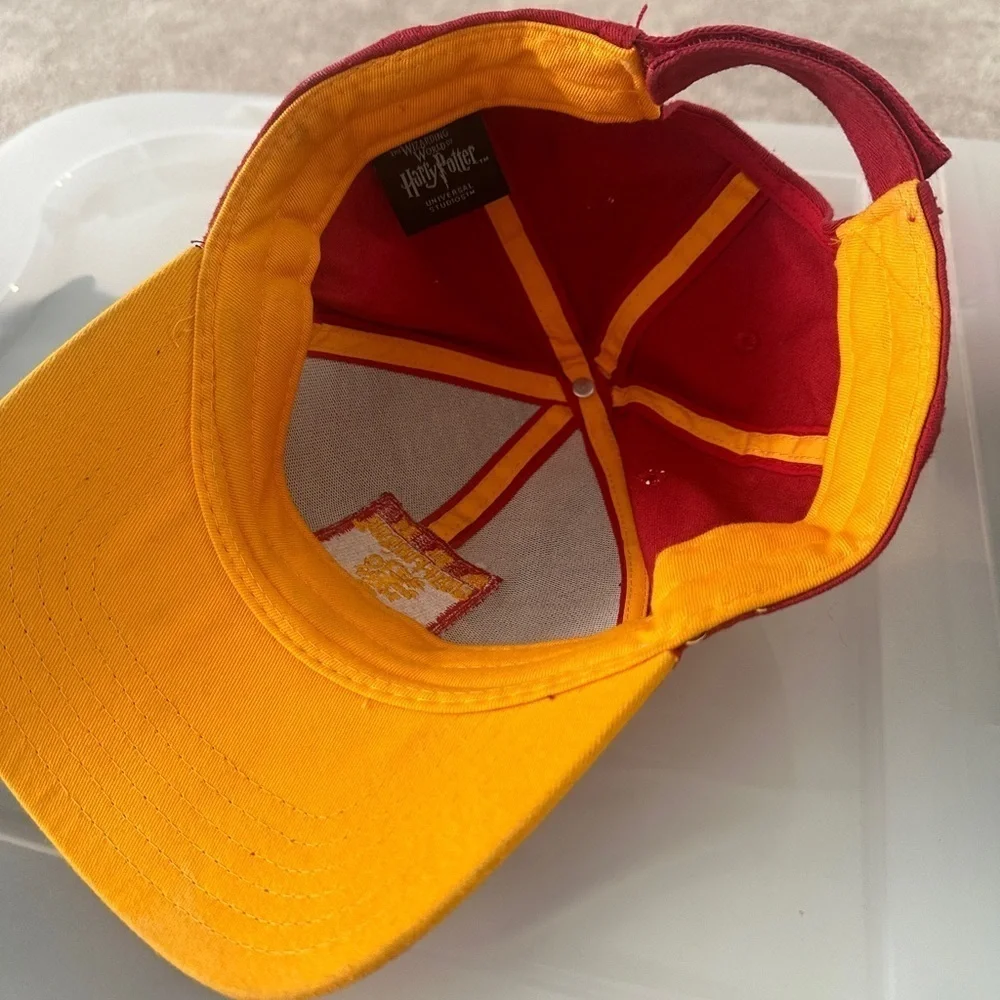 Gryffindor Cap - Picture 2 of 4